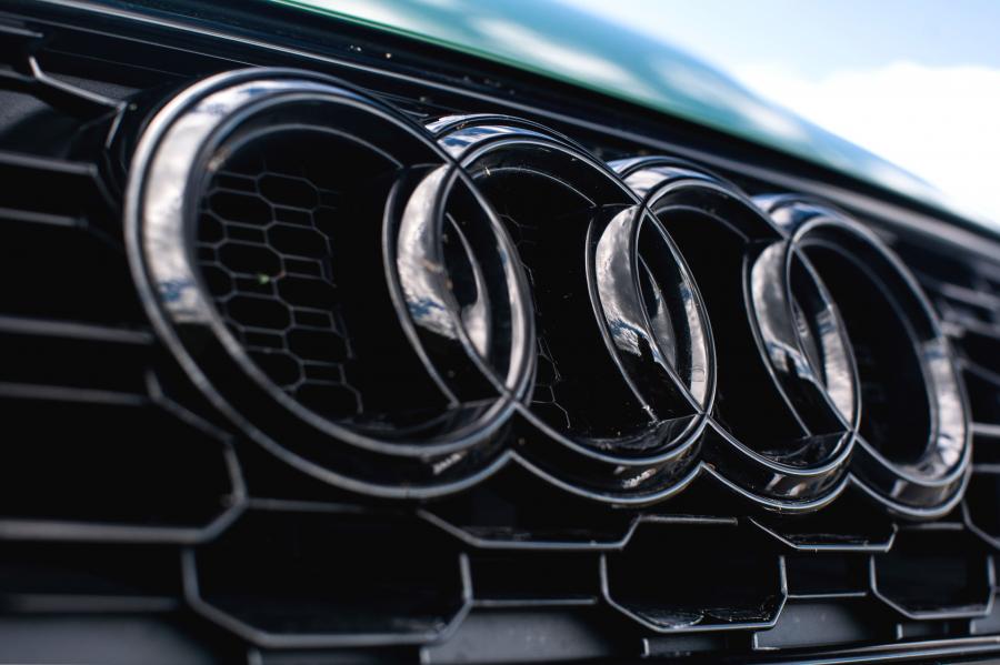 Логотип Audi RS5 Sportback 2019 года  (UK) (фото 28 из 40)